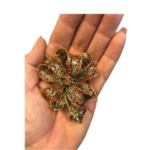 Nwot Large Bow Brooch Red Gold Crystals